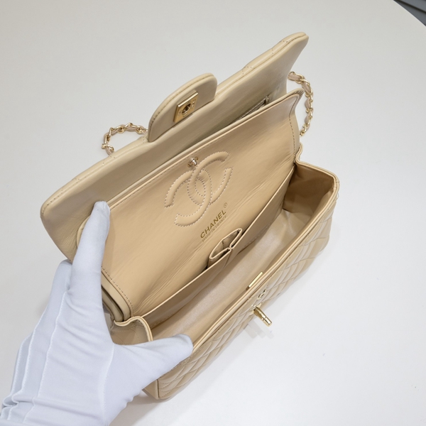 シャネルバッグ着用イメージ